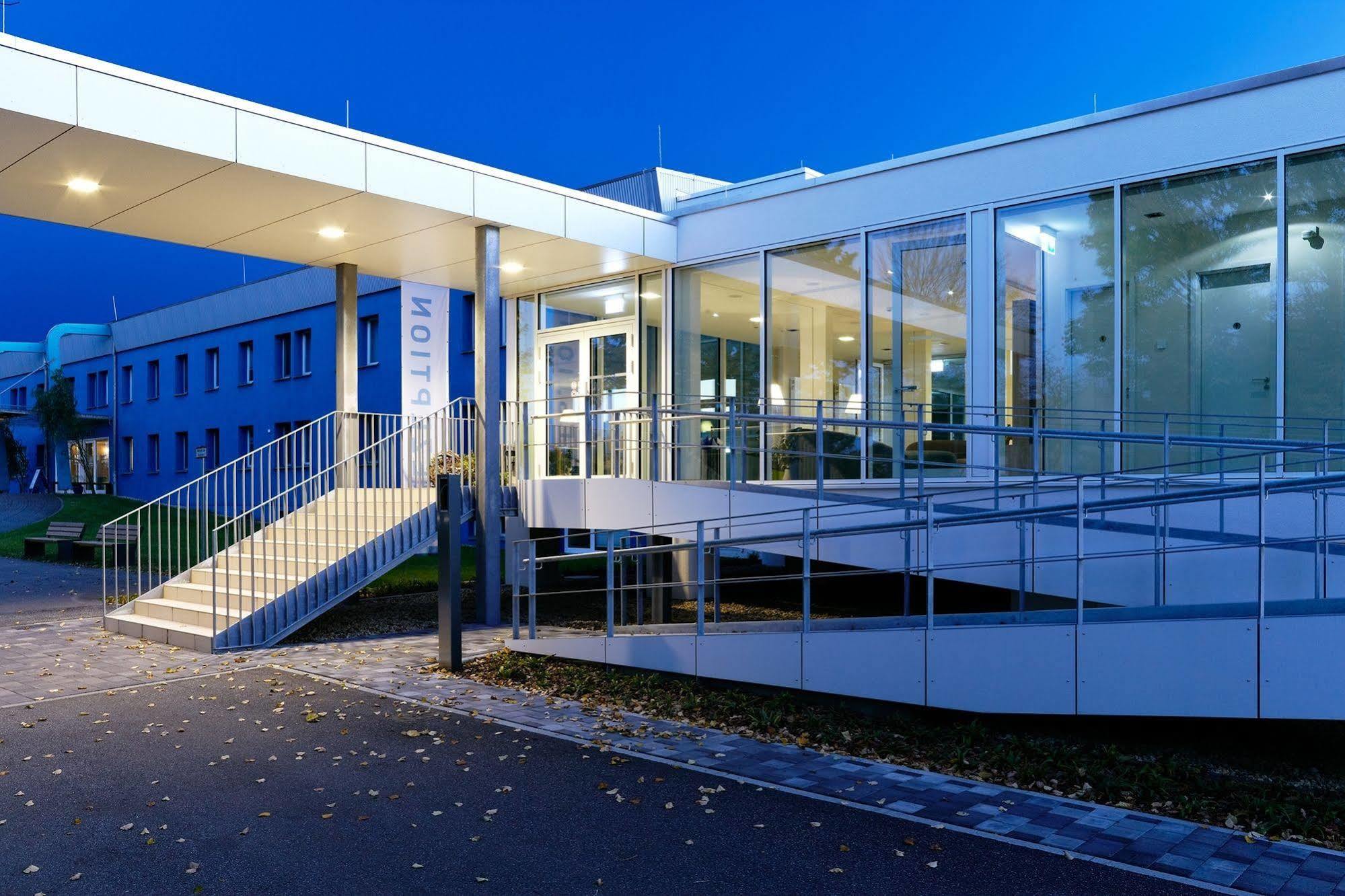 Strandhotel Senftenberger See Экстерьер фото